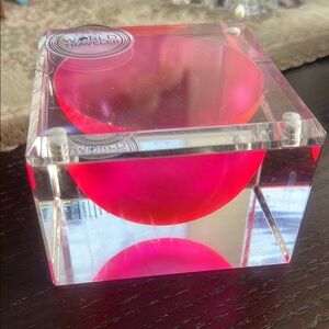 Bright Pink Lucite Trinket/Candy Cube with a Magnetic Lid NWT